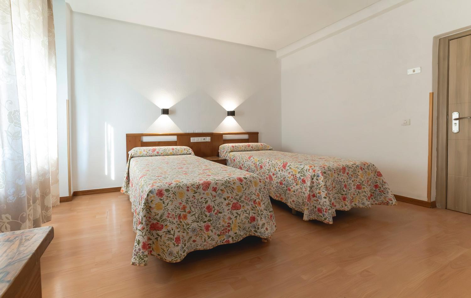 Hotel Pedro Torres Куенка Екстериор снимка